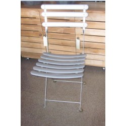  Set di 2 sedie Bistrot Emu pieghevole con telaio zincato e doghe in PVC grigie
